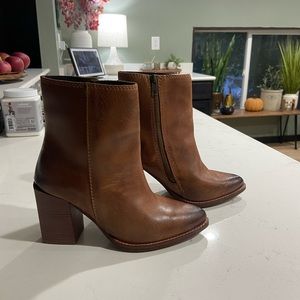 Diba True- Ankle Bootie- 6.5